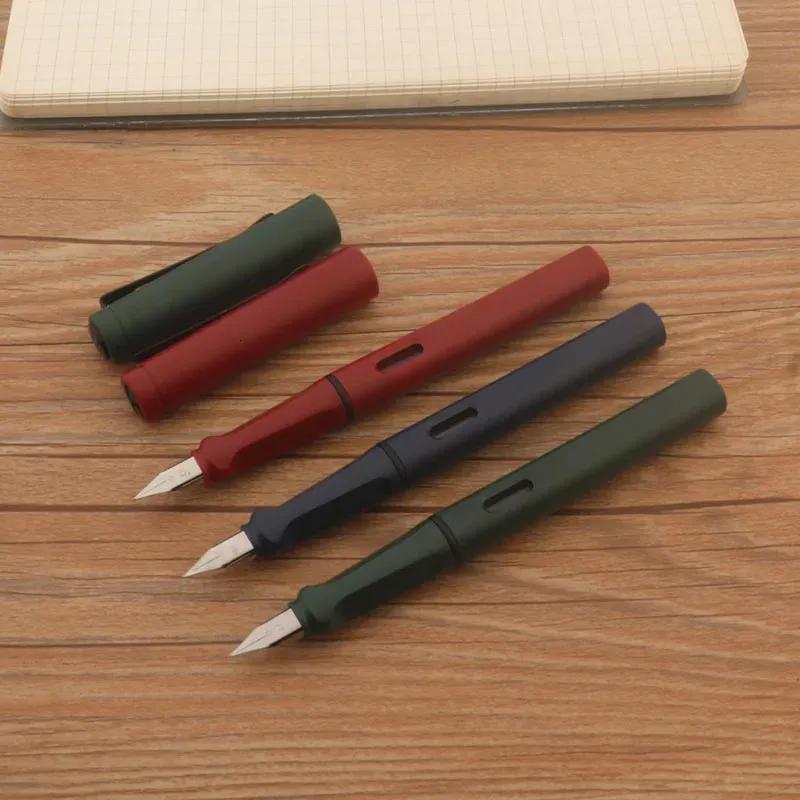 Materialen en vormgeving van fancy pens: stijl en schrijfervaring
